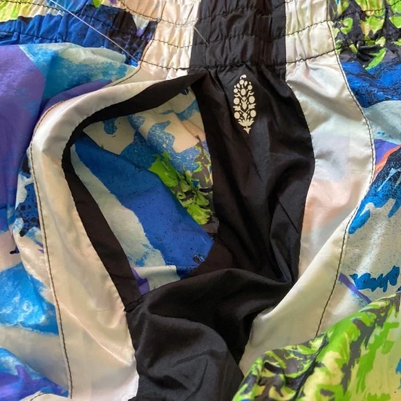 17.Free people movement Printed End Zone Pants Size Large - Picture 10 of 10